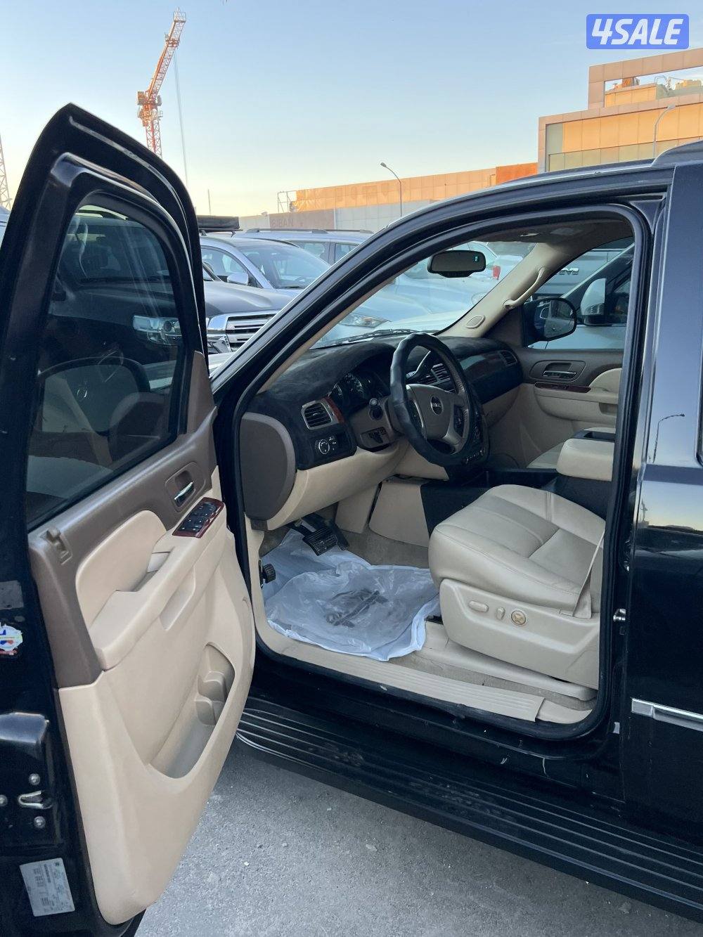 يوكن سبربان ٢٠١٢ XL جلد شاشه رنقات دنلي شبك دنلي سياره نضافه ممتازه5