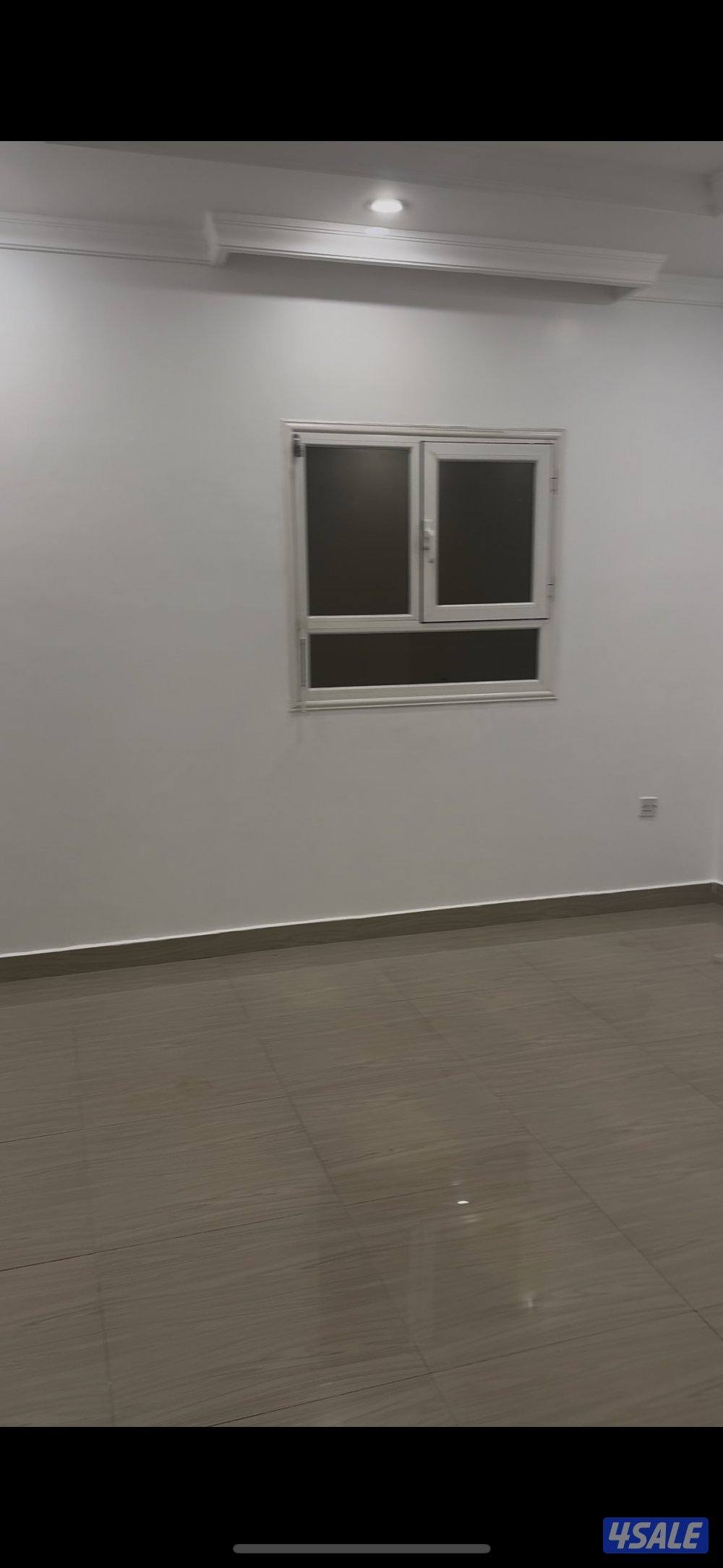 شقة للايجار دور ثاني مصعد ثلاث غرفة + غرفة صغيره حمانين منها واحد ماس2