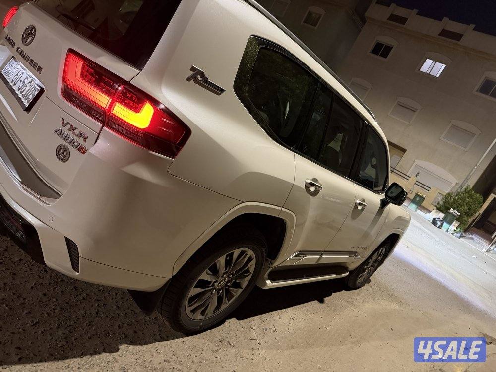 للبيع VXR 2022 ابيض الساير10