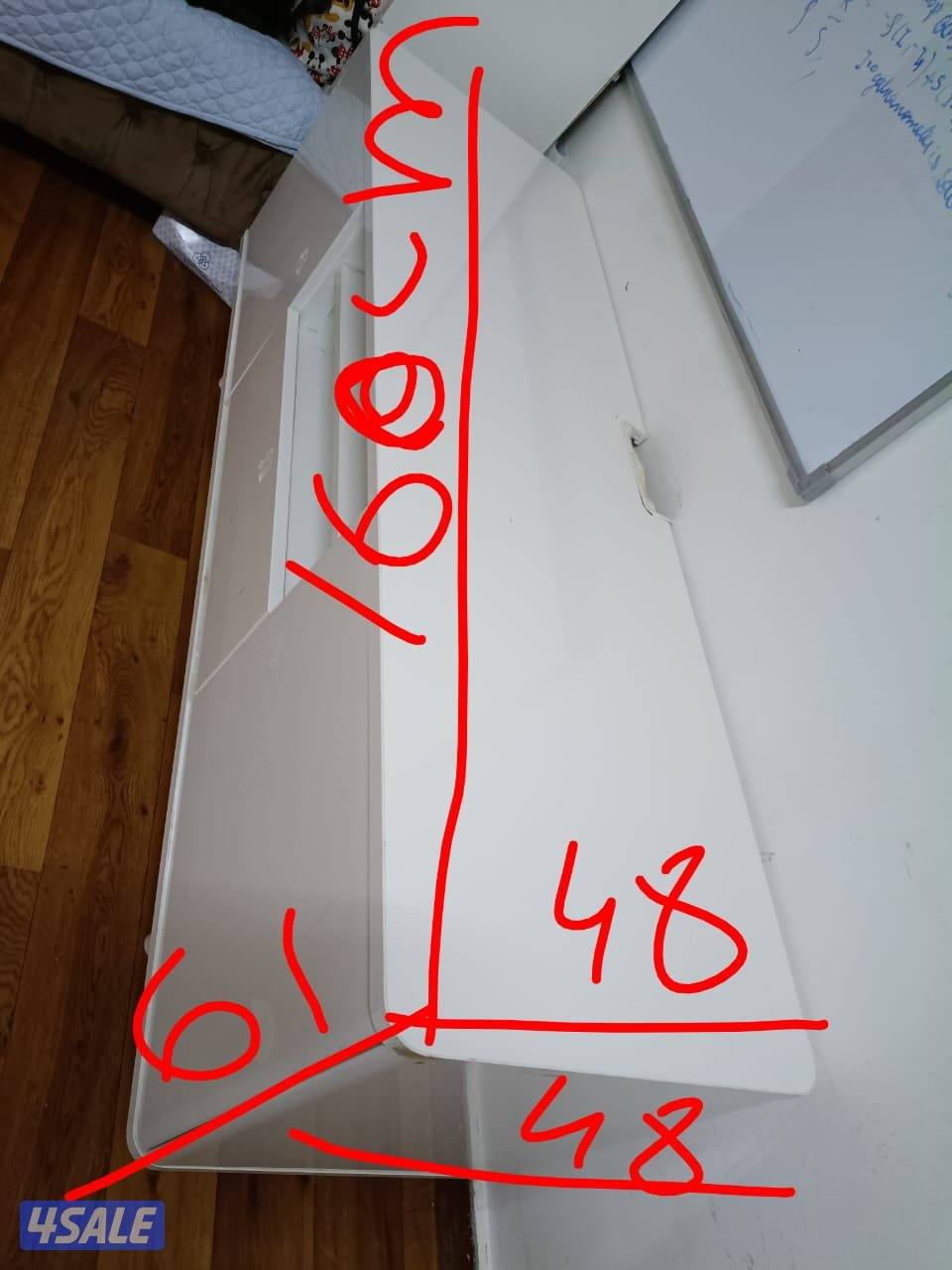 IKEA TV BANCH IN EXCELLENT CONDITION1