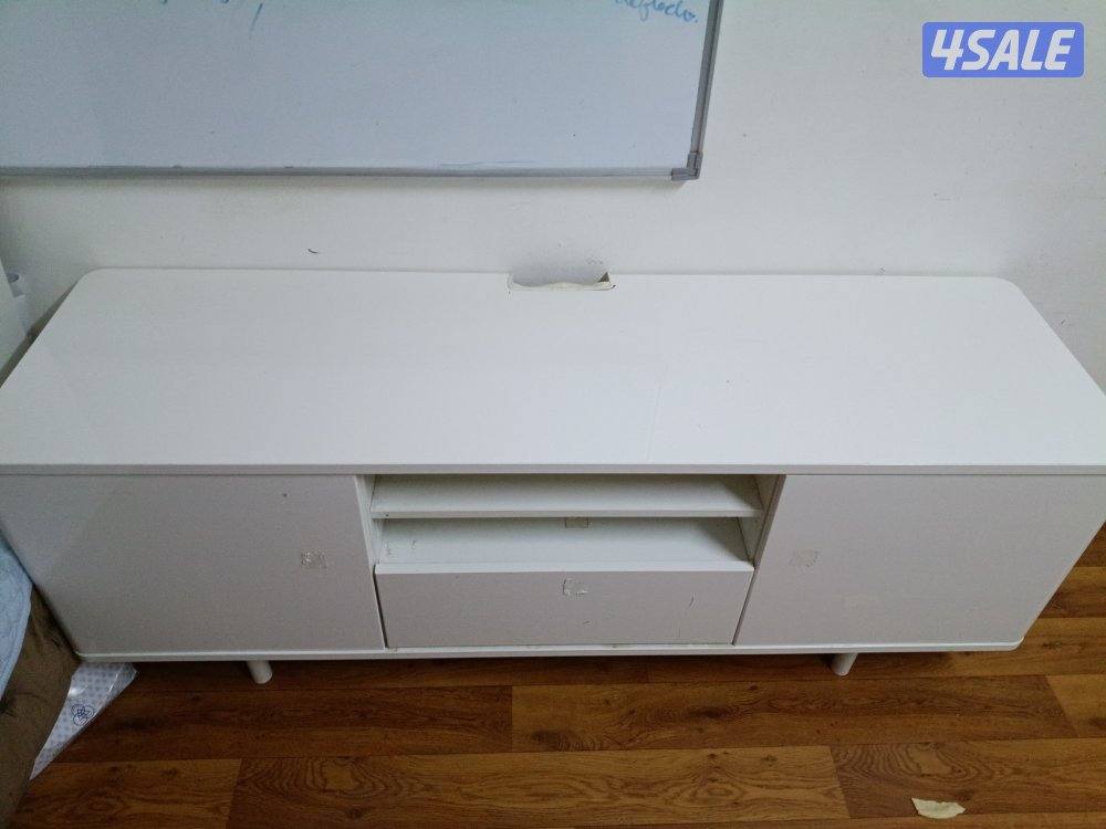 IKEA TV BANCH IN EXCELLENT CONDITION3