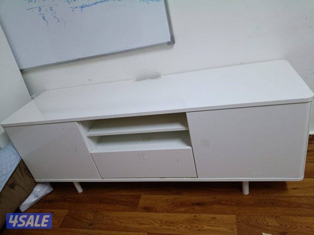 IKEA TV BANCH IN EXCELLENT CONDITION2