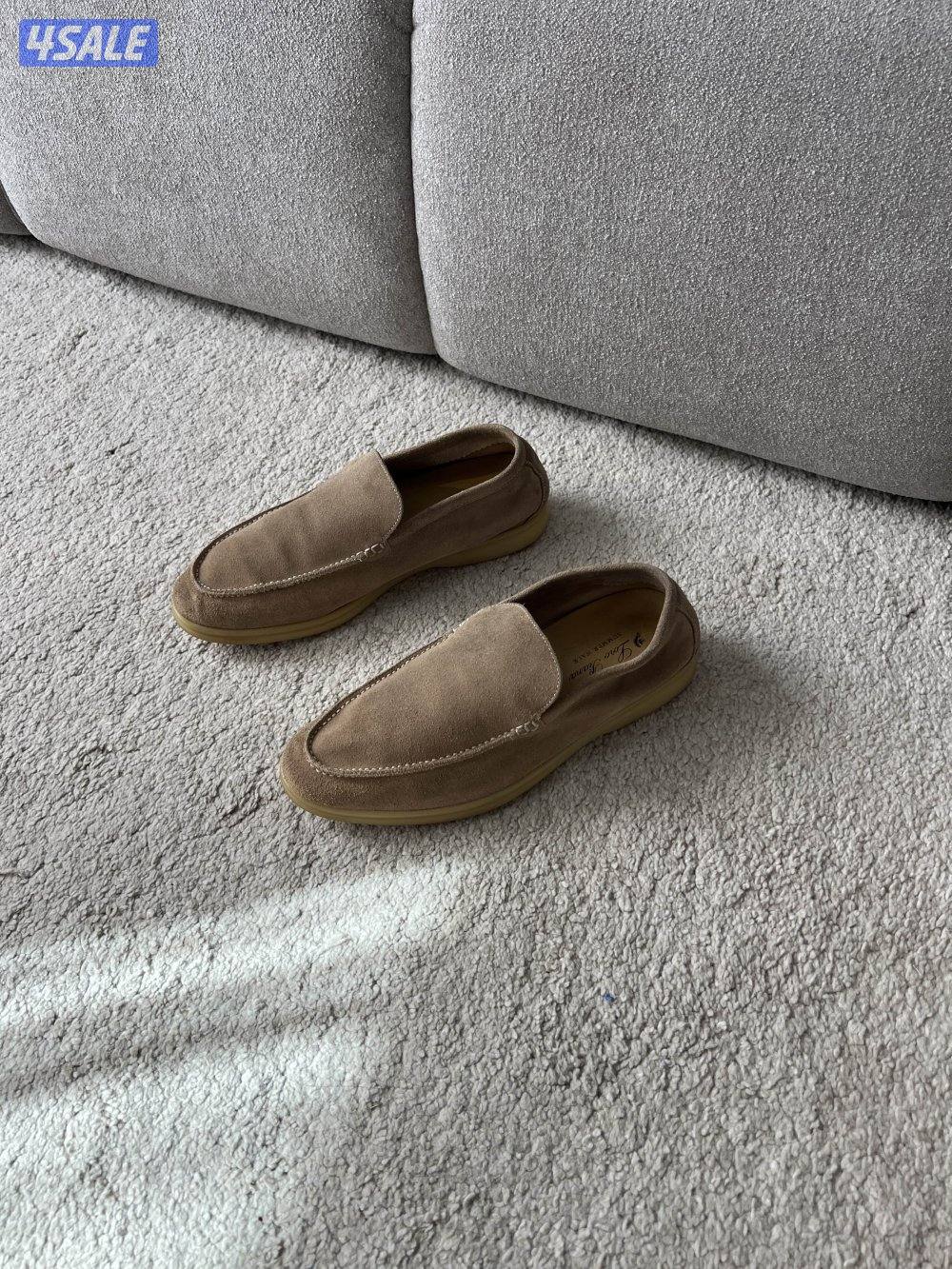 جوتي لوروبيانا اصلي بحالة ممتازة0