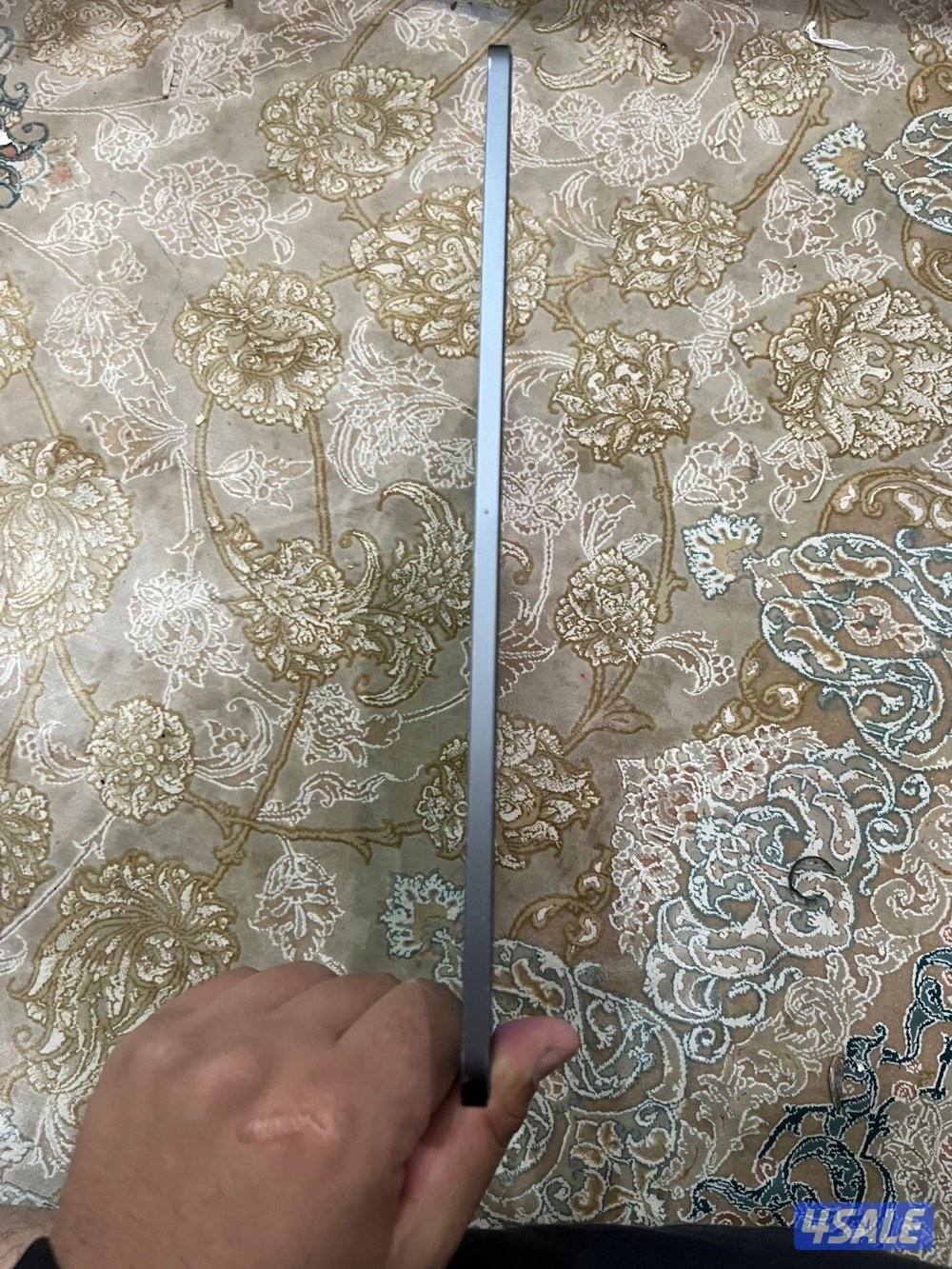 ايباد ابرو12.9قيقا 128 كامل أغراض نضيف حيل ولا ختش مو مبدل شي نضيف8