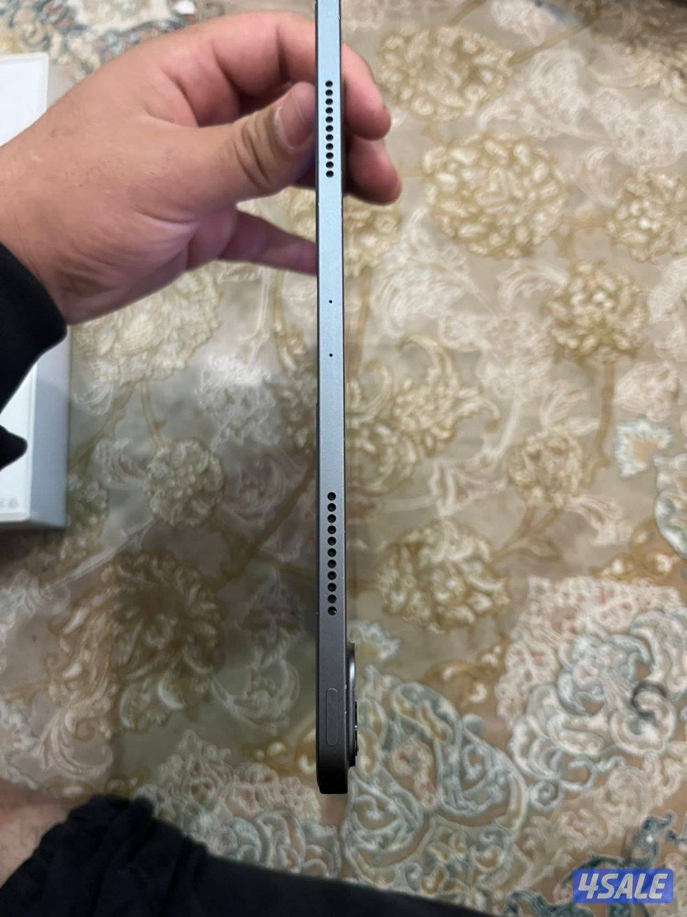 ايباد ابرو12.9قيقا 128 كامل أغراض نضيف حيل ولا ختش مو مبدل شي نضيف9