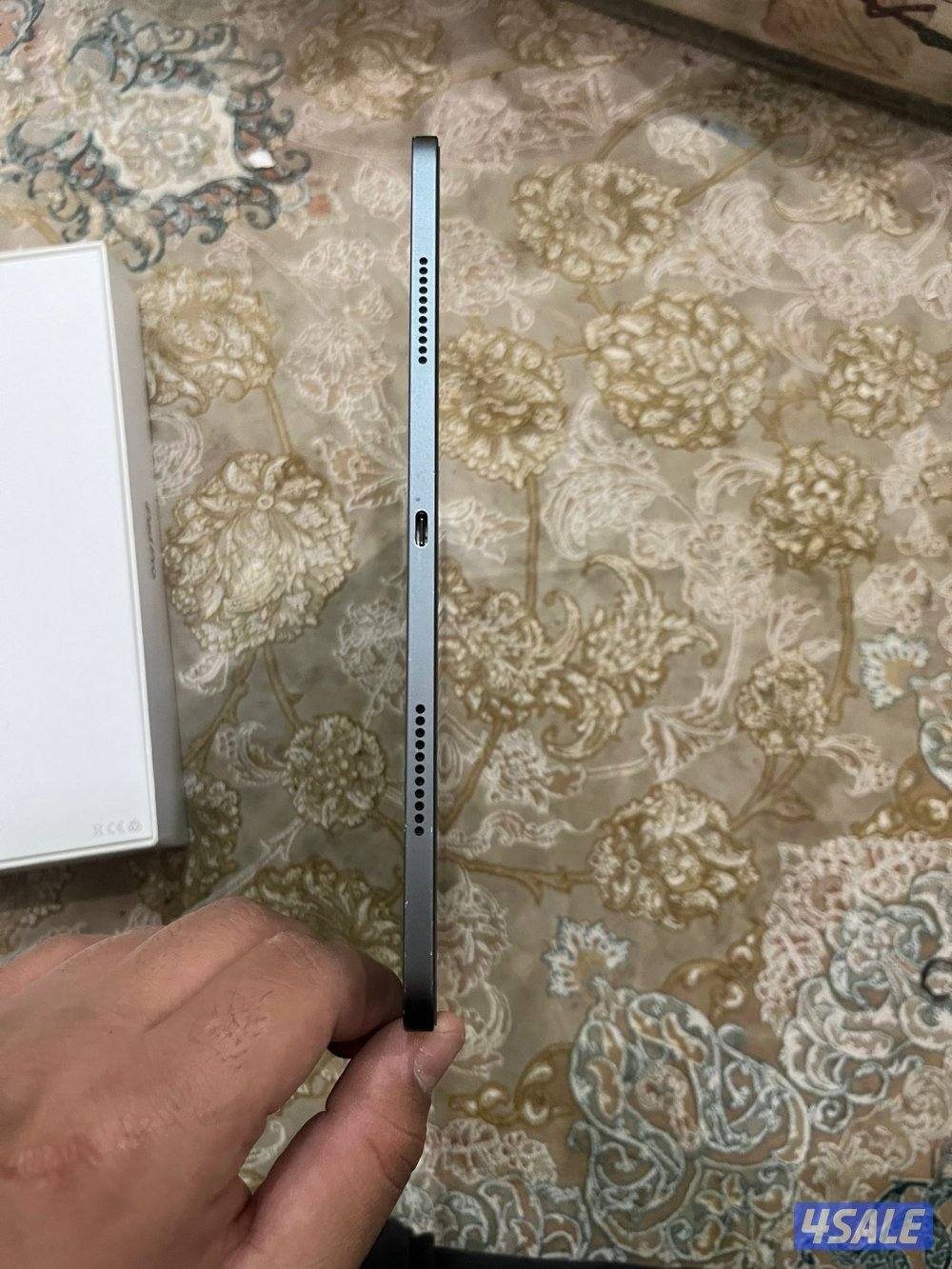 ايباد ابرو12.9قيقا 128 كامل أغراض نضيف حيل ولا ختش مو مبدل شي نضيف10