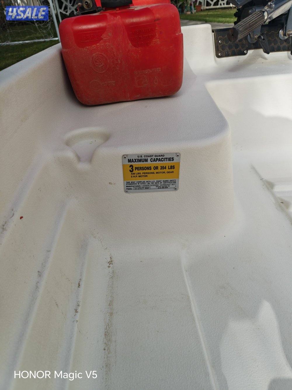 للبيع ماشوه 10 قدم أمريكي مع مكينه ياماها 5 حصان السعر 4004