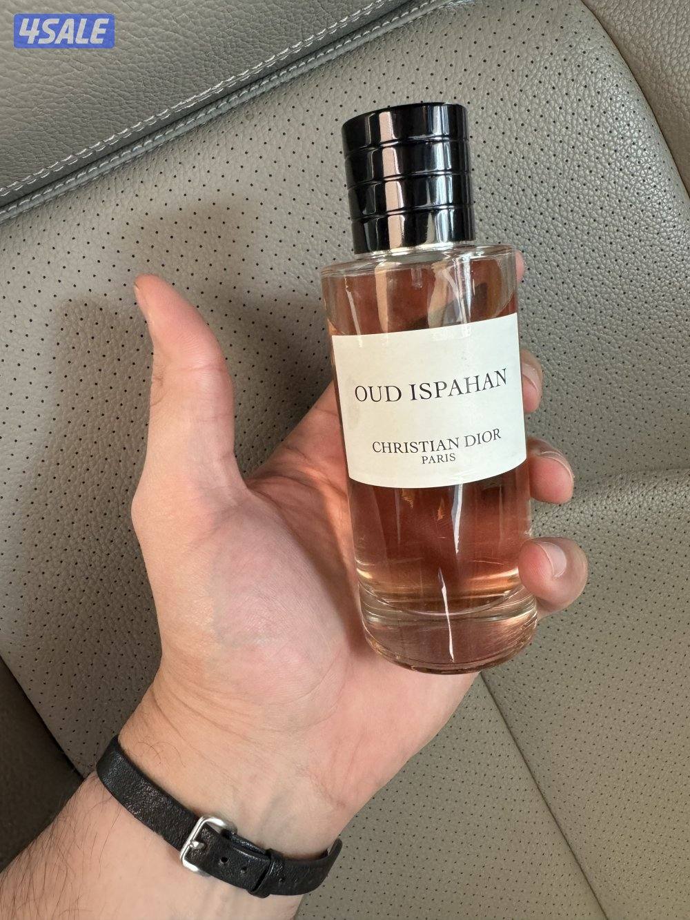 للبيع عطر ديور عود أصفهان2