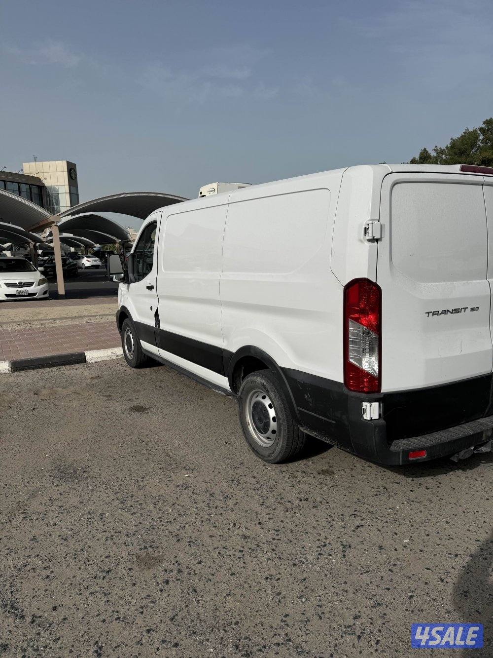 للبيع فورد ترانسيت 2020 بحالة الوكالة وشرط الفحص مجهز ثلاجة جديدة0