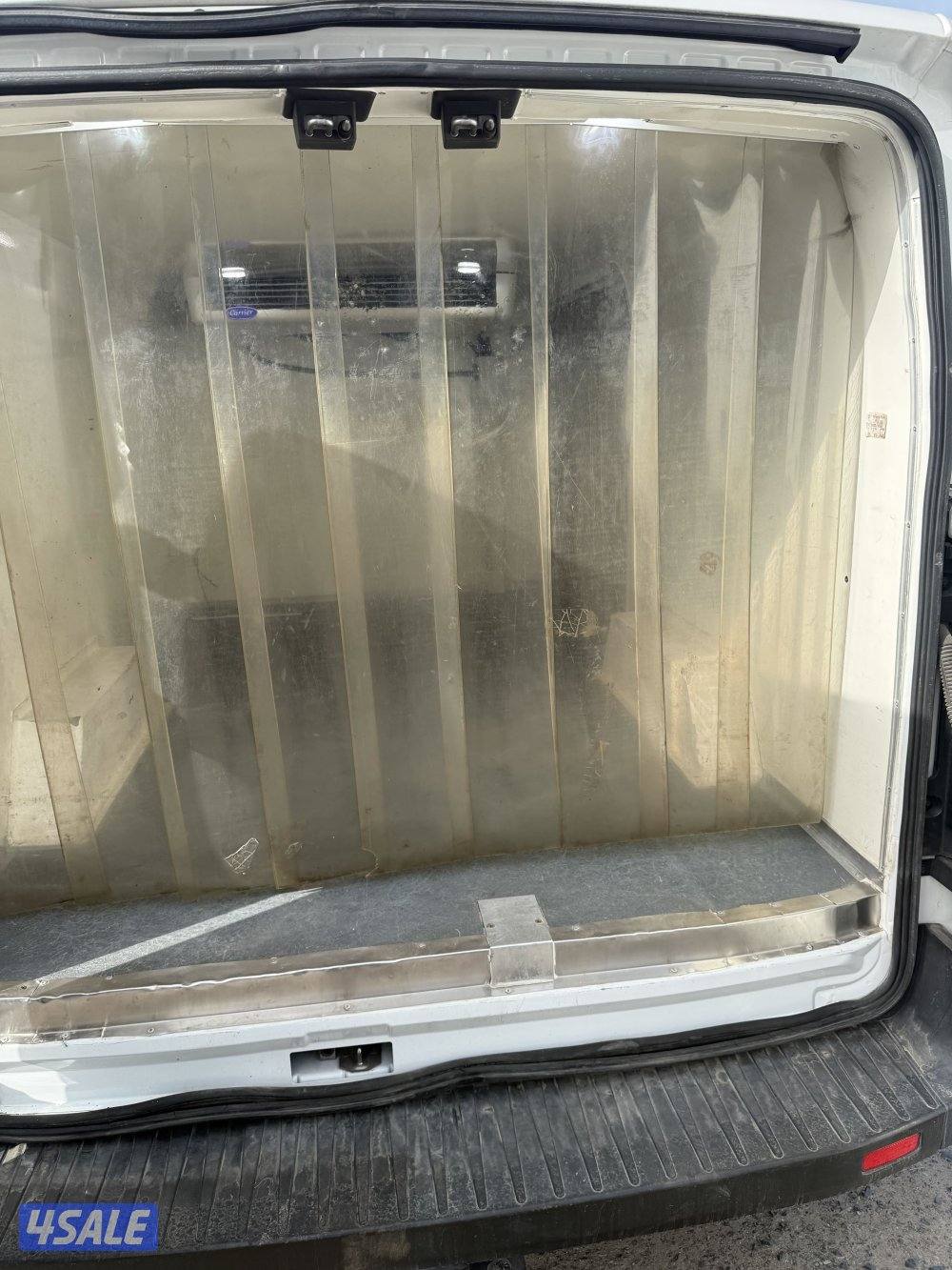 للبيع فورد ترانسيت 2020 بحالة الوكالة وشرط الفحص مجهز ثلاجة جديدة4