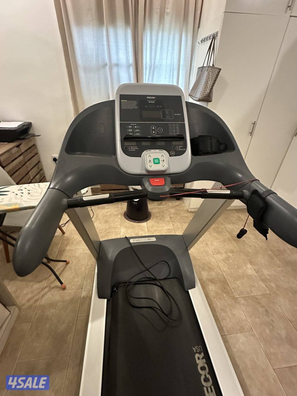 للبيع جهاز مشي وجري USA 932i يتحمل وزن181كجم1