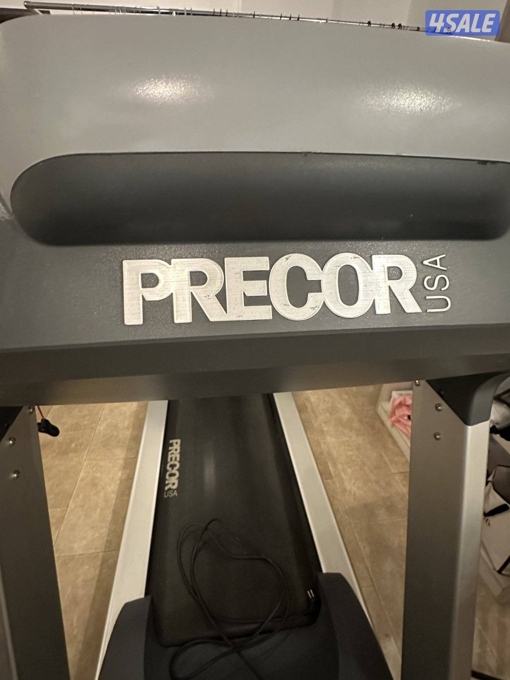 للبيع جهاز مشي وجري USA 932i يتحمل وزن181كجم2