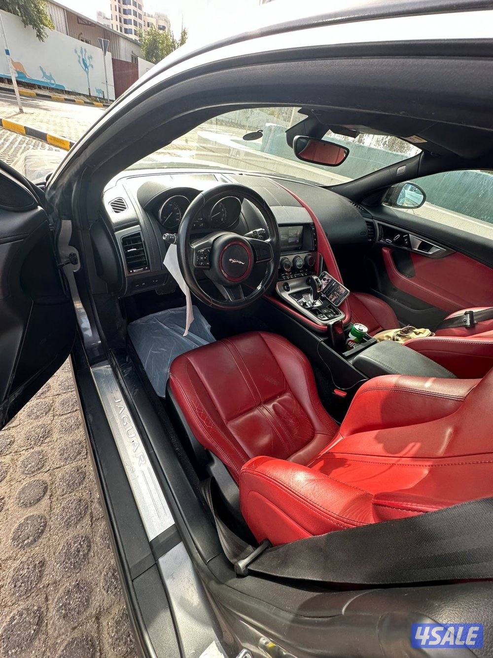 للبيع جاكور F.pace2