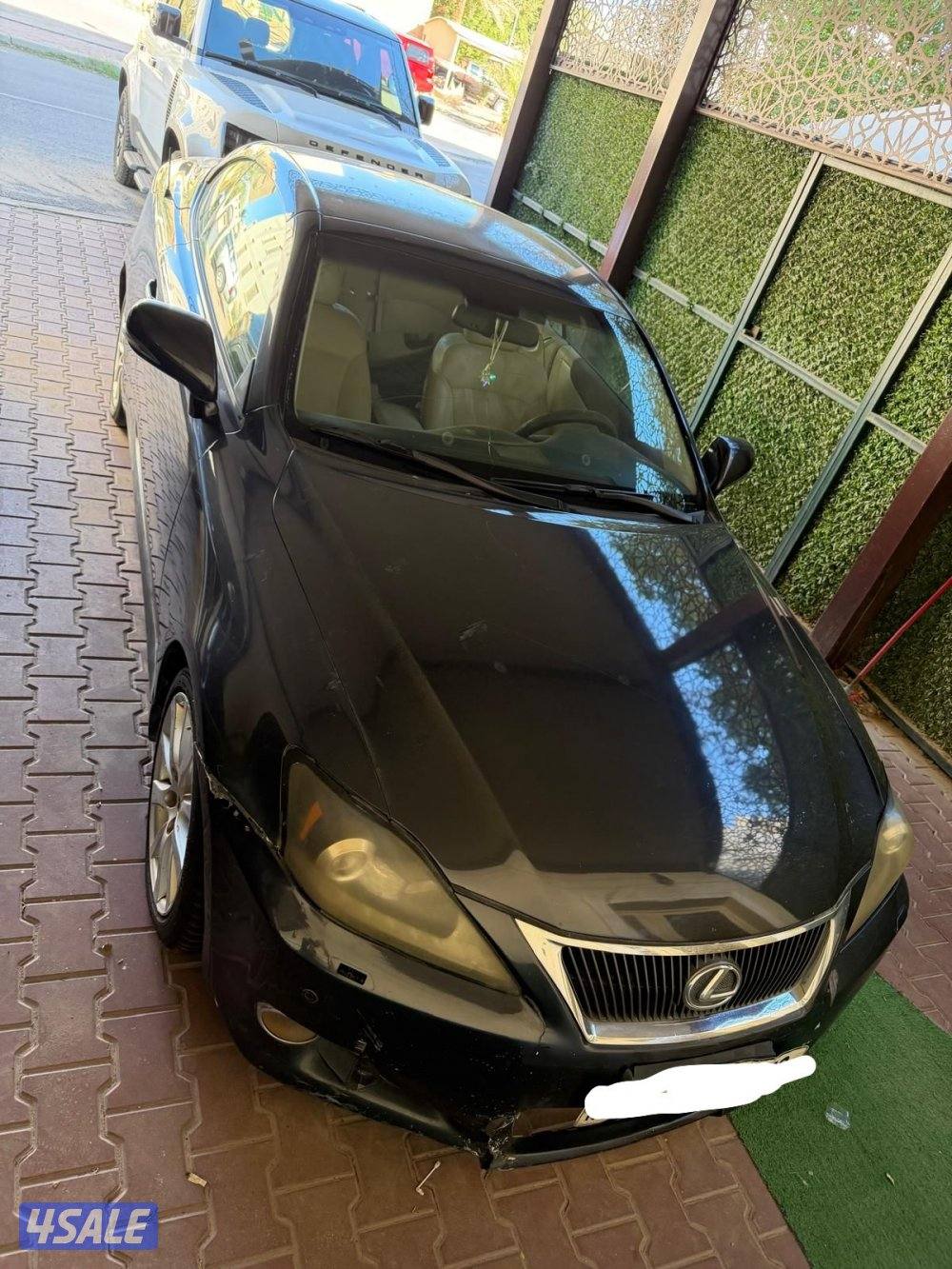 لكزس is300 البيع فيها عطل في المكينه2