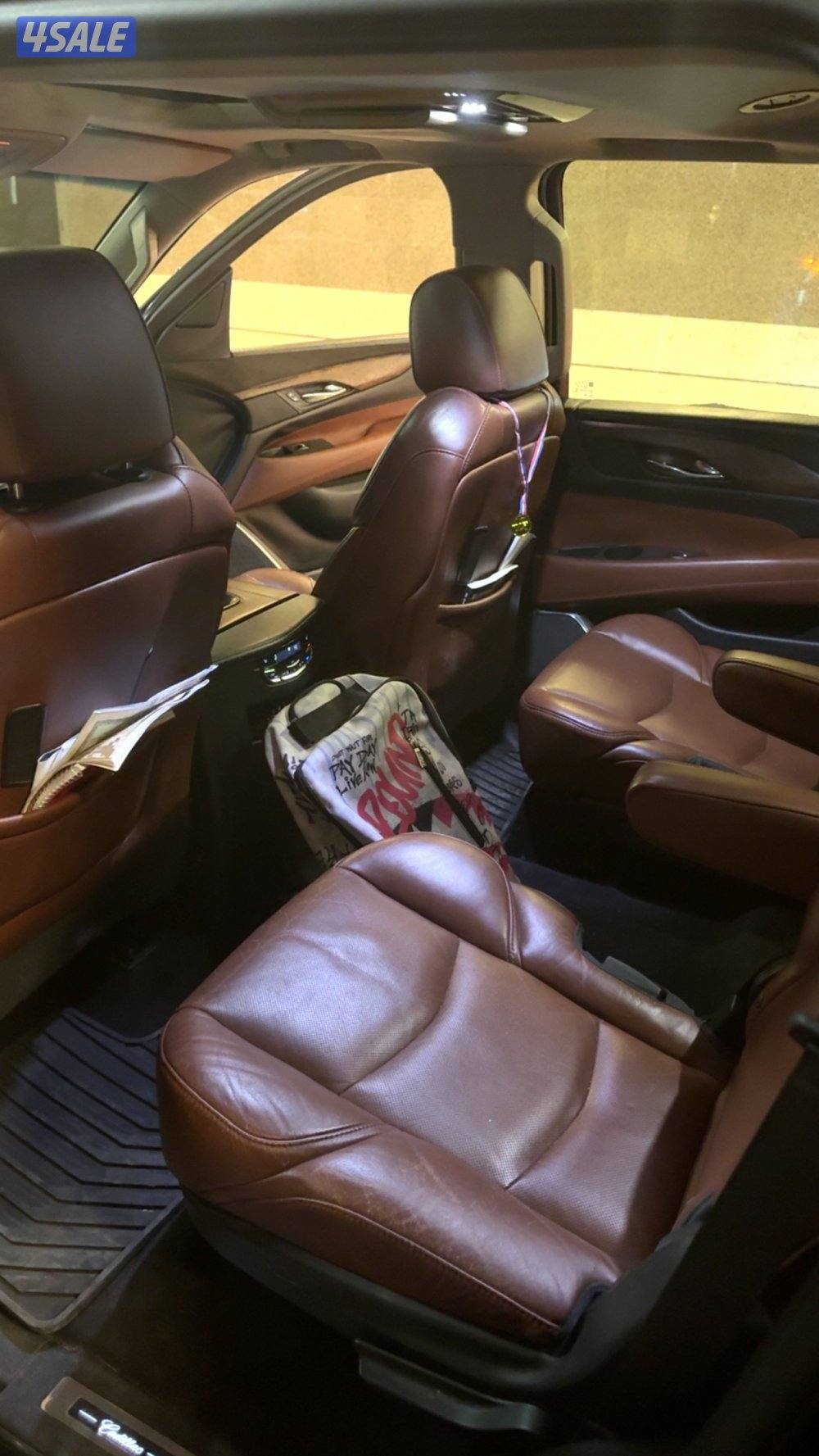 للبيع اسكاليد بريميوم اعلى فئه الفرق بينه وبين البلاتينيوم لون الداخلي6