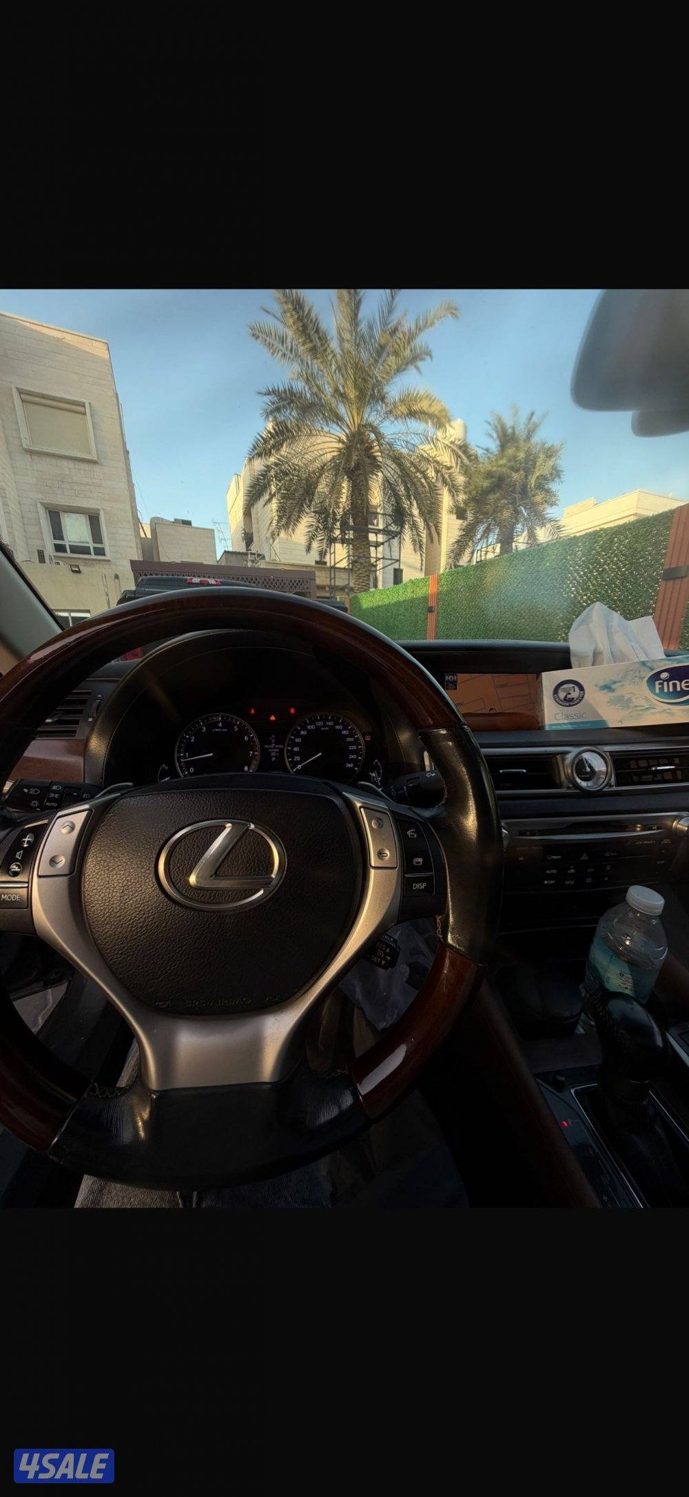 للبيع لكززس GS350موديل 2014ماشيه 208الف4