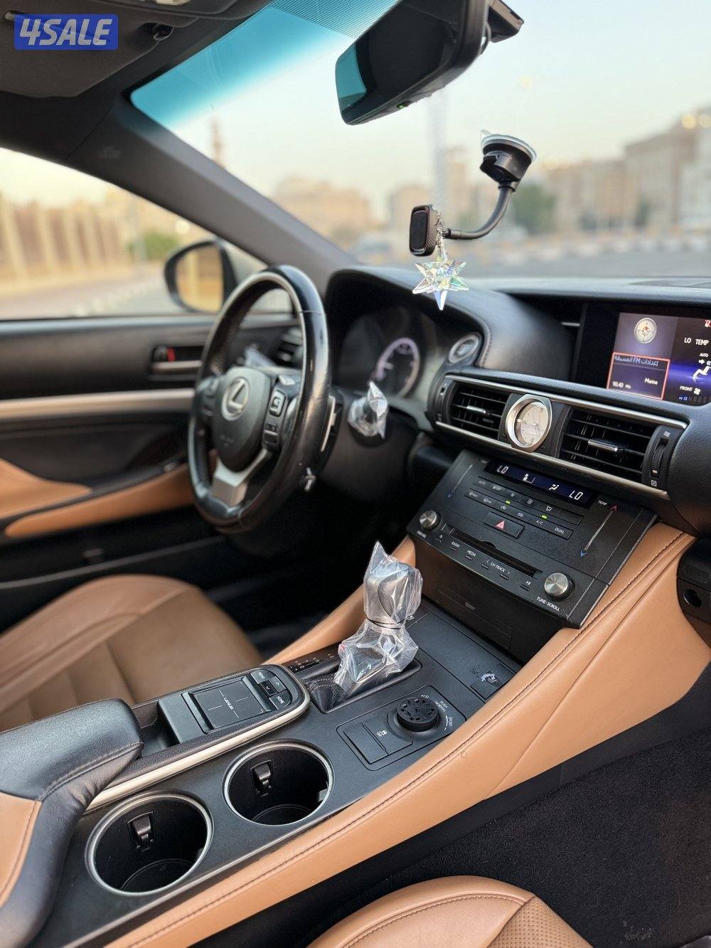 للبيع لكزس 2016 RC13