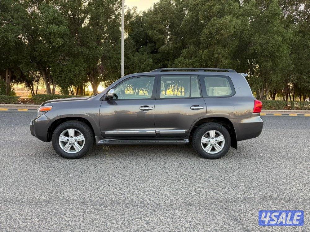 لاند كروز 2015 الساير بحاله الوكاله عداد 170 الف0