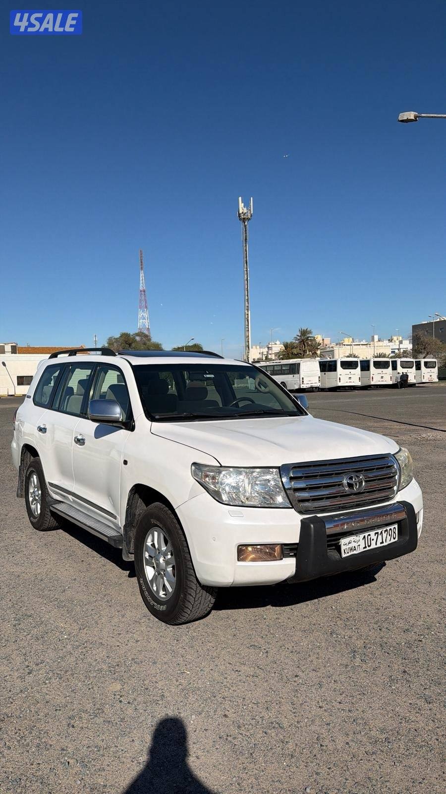 لبيع لاندكروزر GXR 2011 شرط الفحص صبغ الوكاله ماعده قطعتين كامل فل ابش8