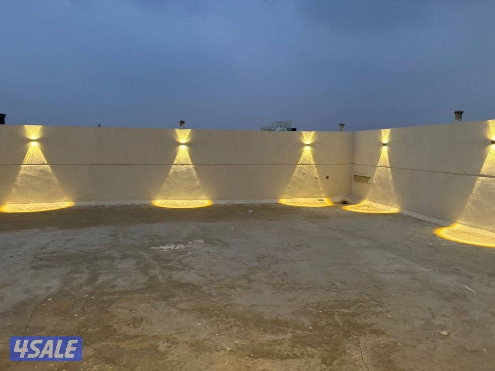 للبيع قسيمة بالمطلاع N10 تتكون من سرداب وثلاث ادوار وربع موقع زاويه11