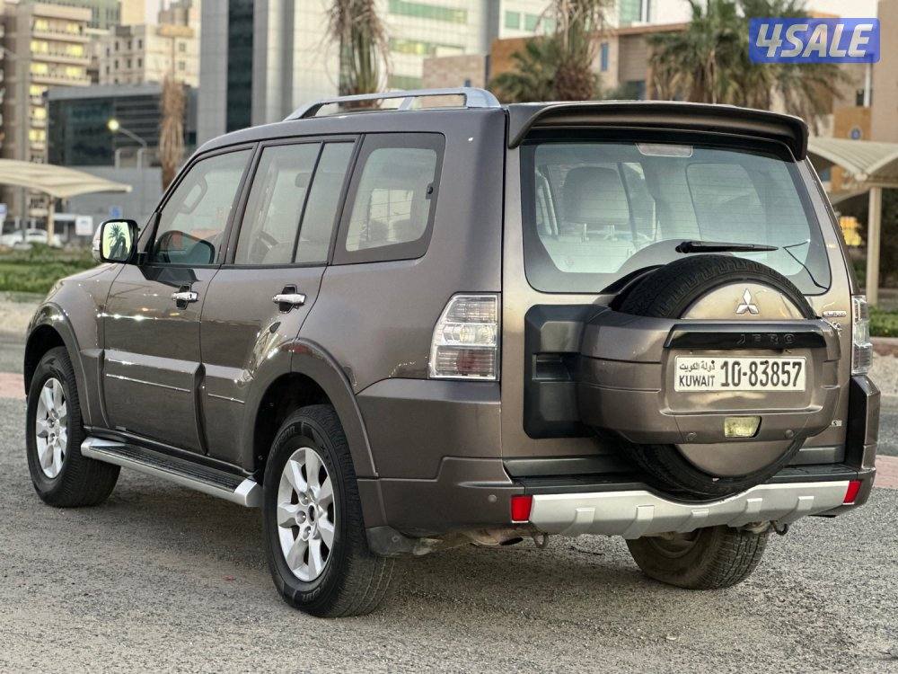 للبيع ميتسوبيشي باجيرو حجم ٣٨٠٠ ماشي ١٨٠ الف كيلو3