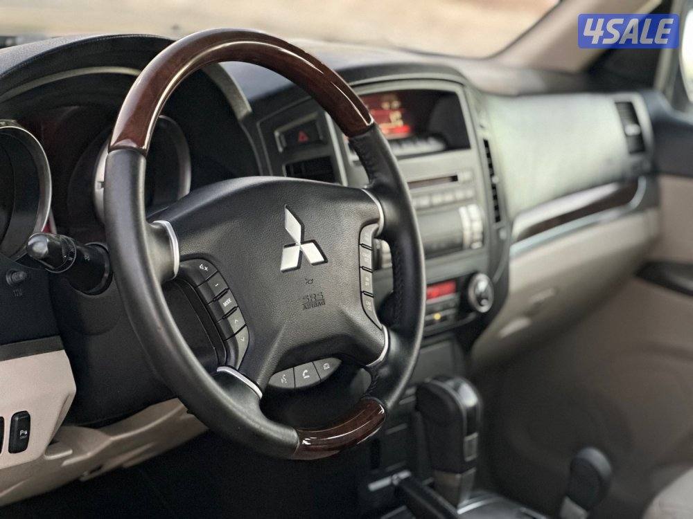 للبيع ميتسوبيشي باجيرو حجم ٣٨٠٠ ماشي ١٨٠ الف كيلو5