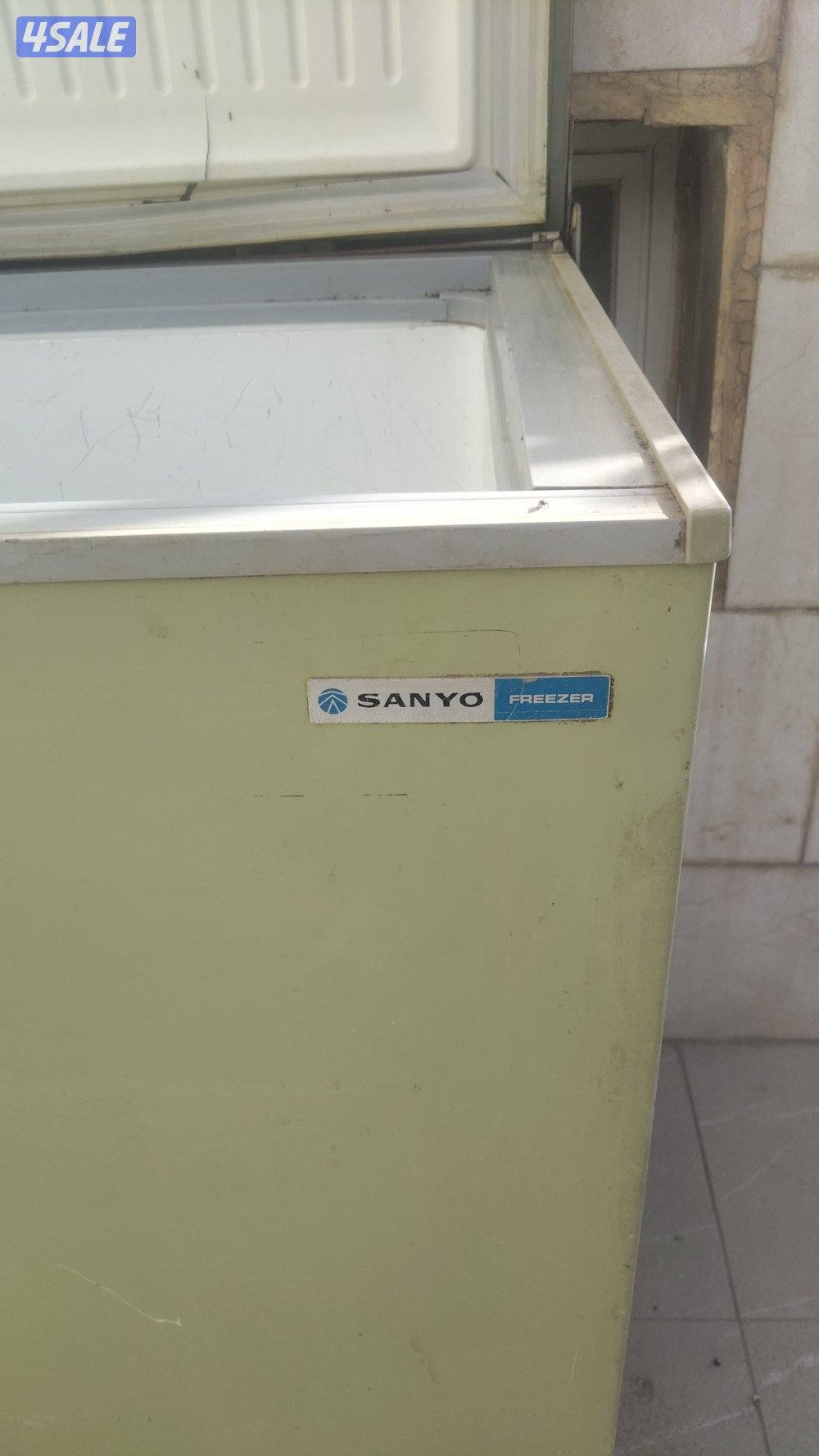 للبيع طاولة وسط و كونسيول استقبال و فريزر و طاولة تلفزيون7