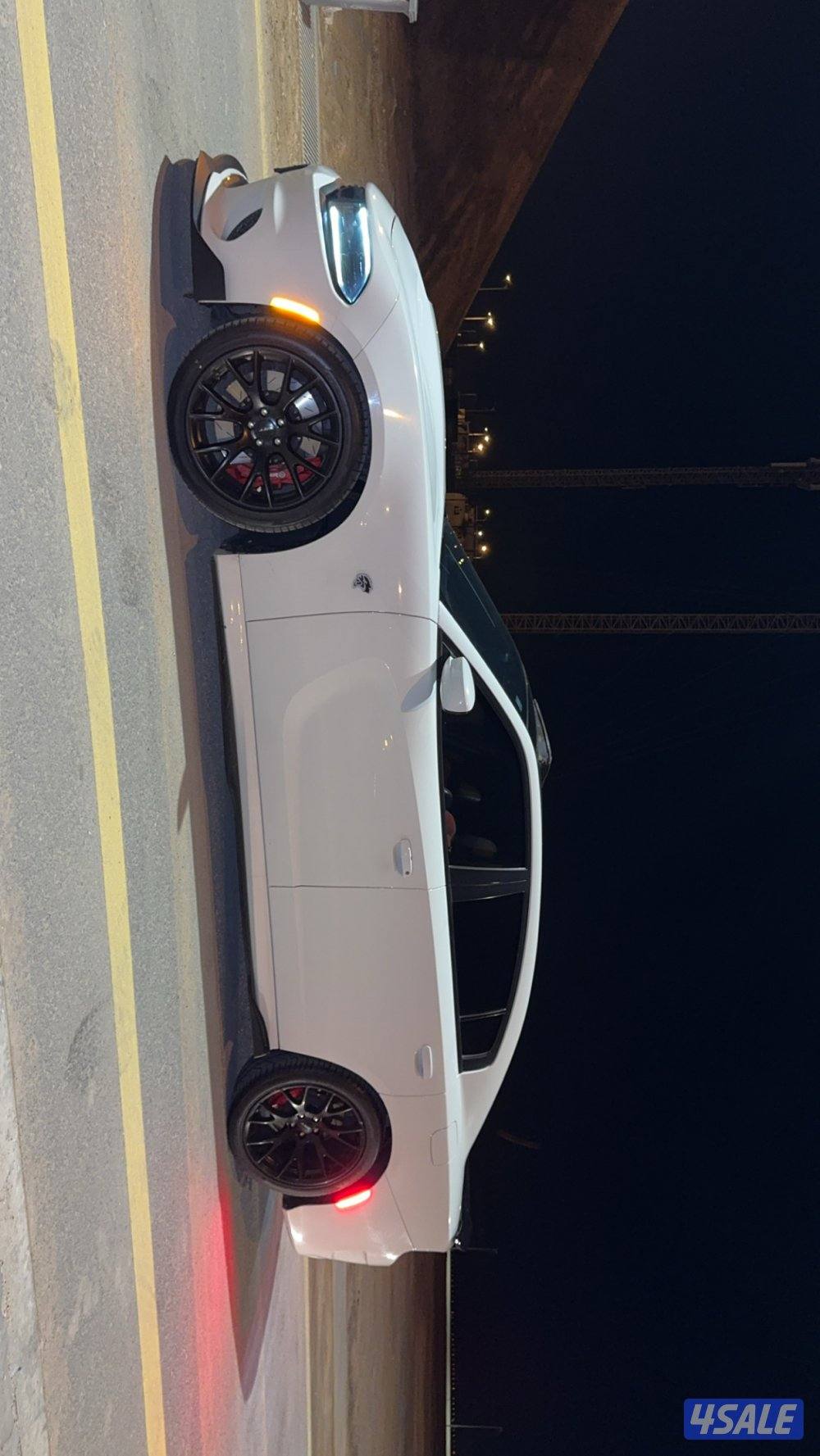 Hellcat charger full نظيف جداً لا يدق الا الصامل الرجاء1