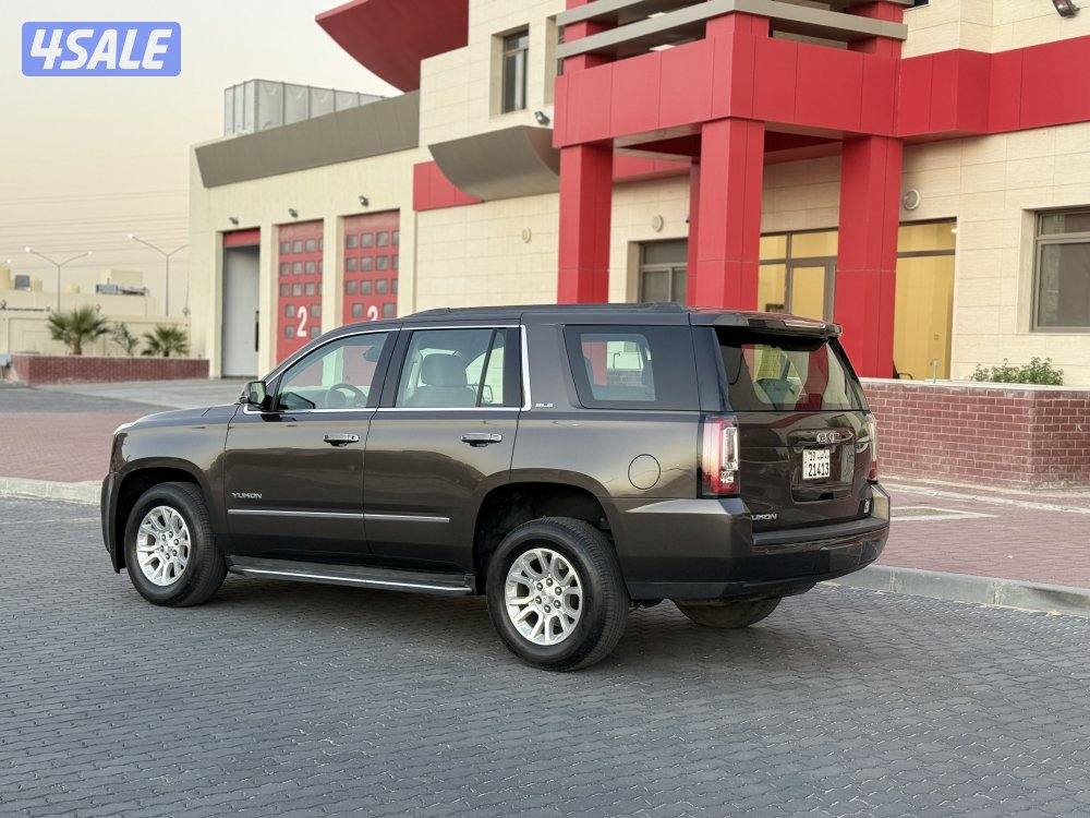 يوكن SLE موديل 2020 ماشي 137 الف بحالة الوكالة صبغ الوكالة ماعدا قطعة2