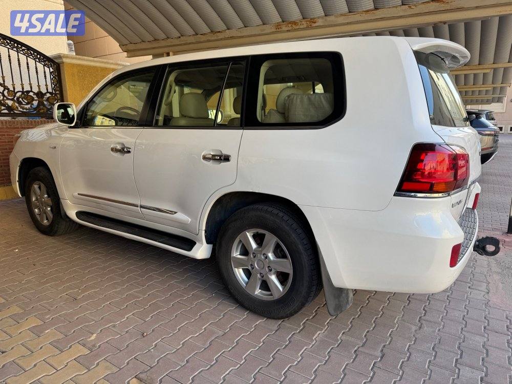 جيب لكزس 570 بحاله ممتازه جدا2