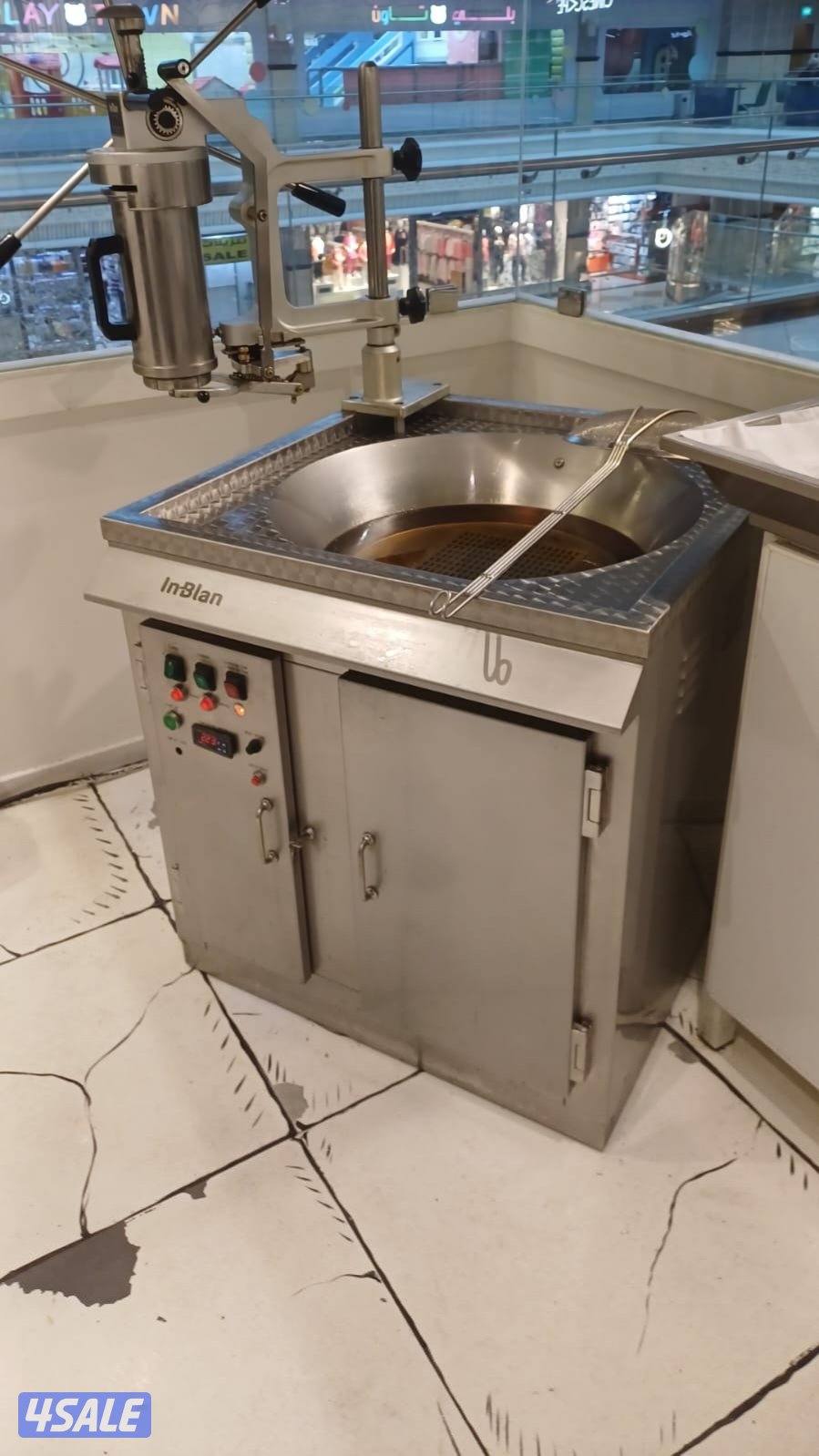 معدات كافيه ومطعم للبيع بحاله ممتازه2