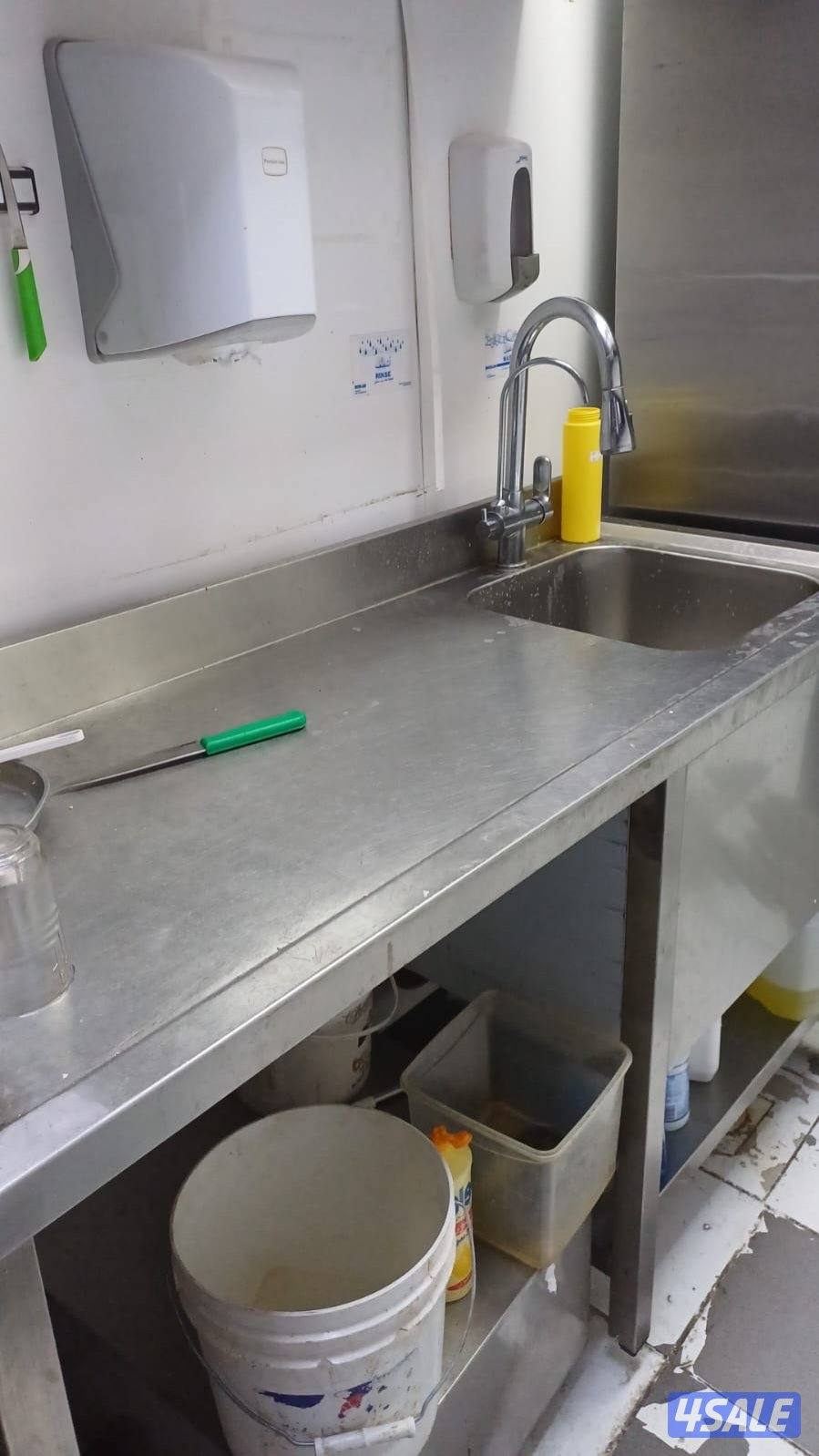 معدات كافيه ومطعم للبيع بحاله ممتازه3