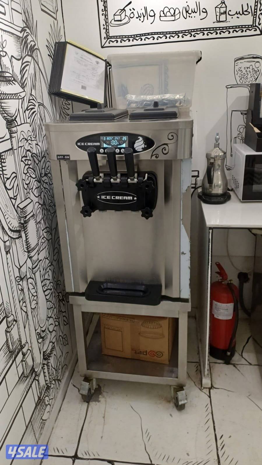 معدات كافيه ومطعم للبيع بحاله ممتازه11