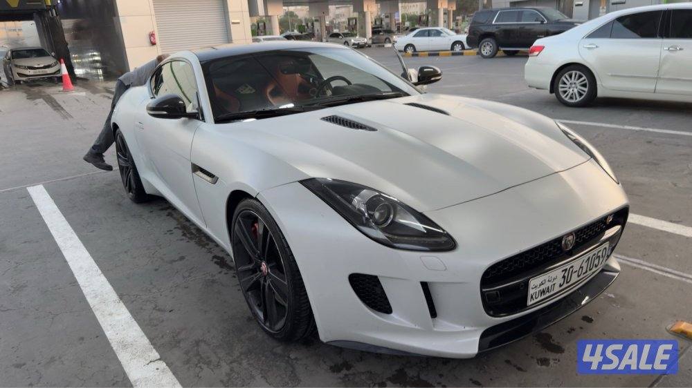 جاكوار f-type ابيض مطفي0
