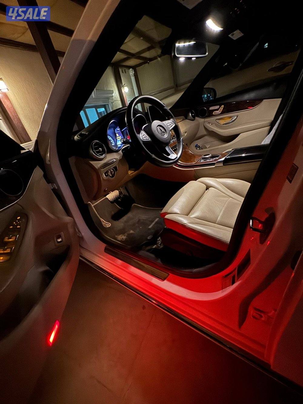 للبيع مرسيدس 300C -20184