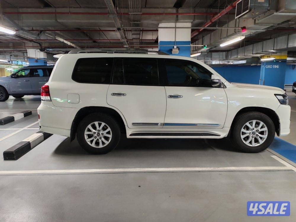 لاند كروزر, 2017  جلد الساير0