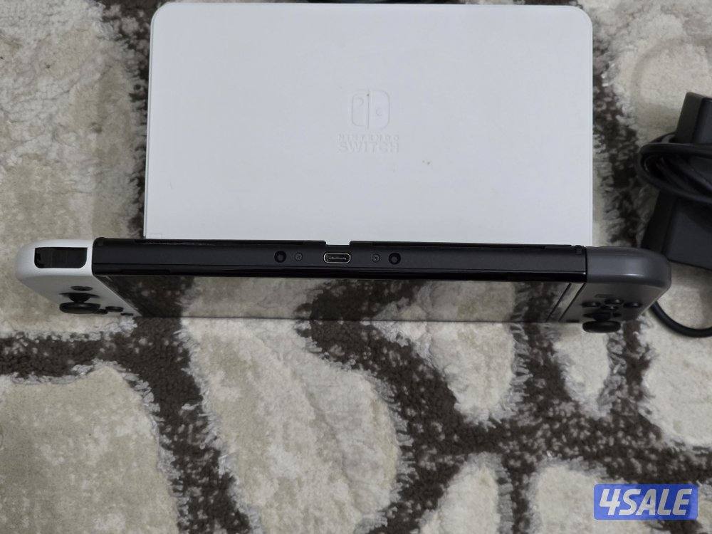 Nintendo switch oled used like new.. نينتيندو سويتش اوليد بحالة الوكال4