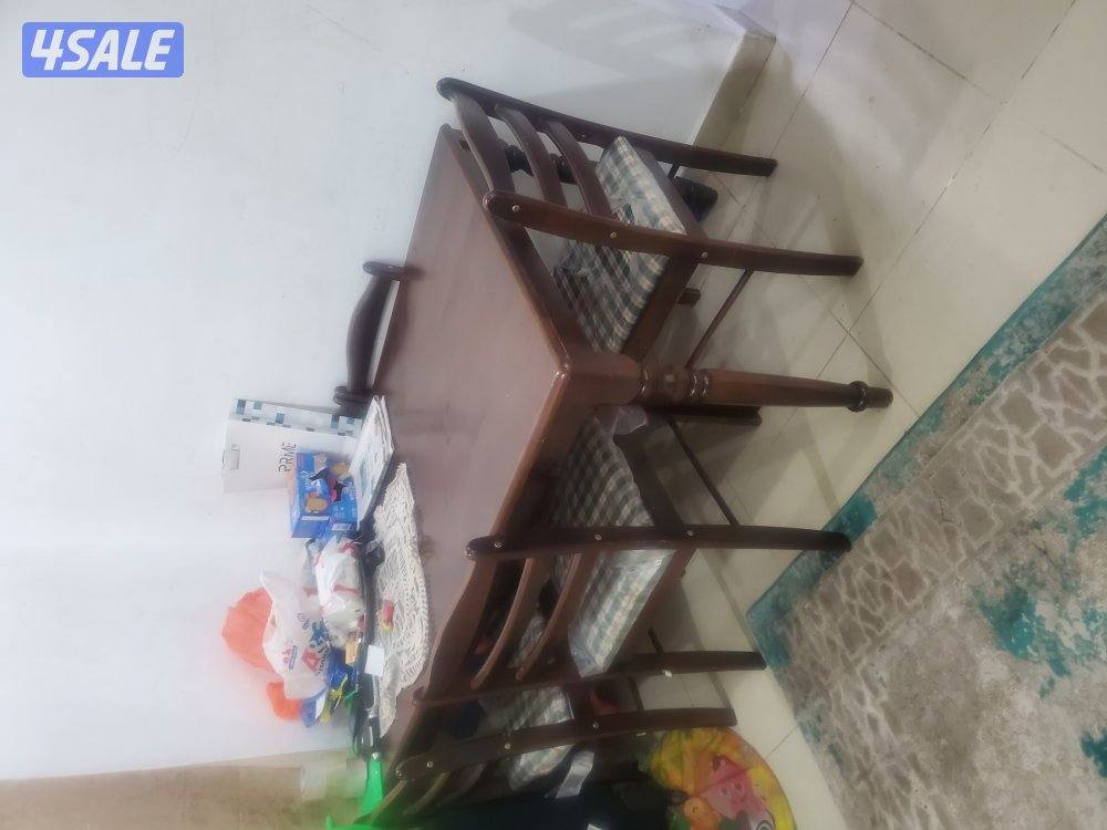 طاولة طعام فك وتركب مع ٥ كراسى استعمال خفيف0