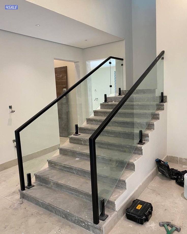 فني تركيب زجاج سكريت ومرايا دربزين شاور بكس جميع انواع الزجاج6