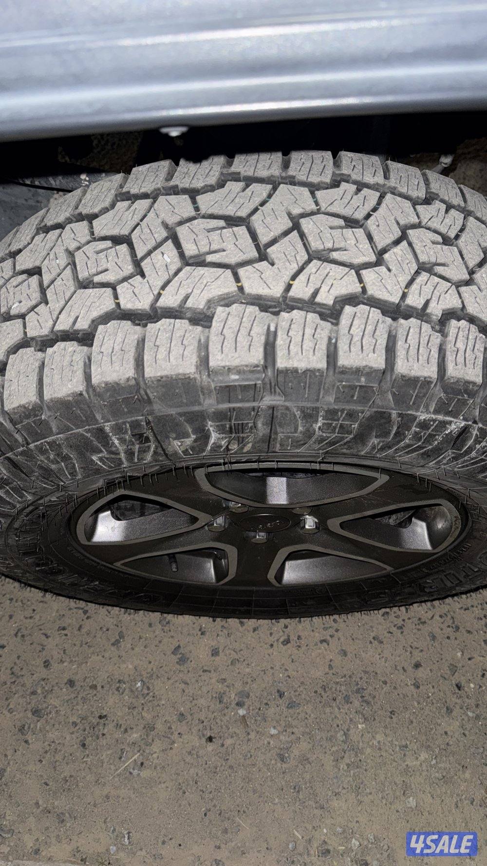 اربع تواير تويو 275 r17 65 استعمال تقريباً ٣ اشهر1