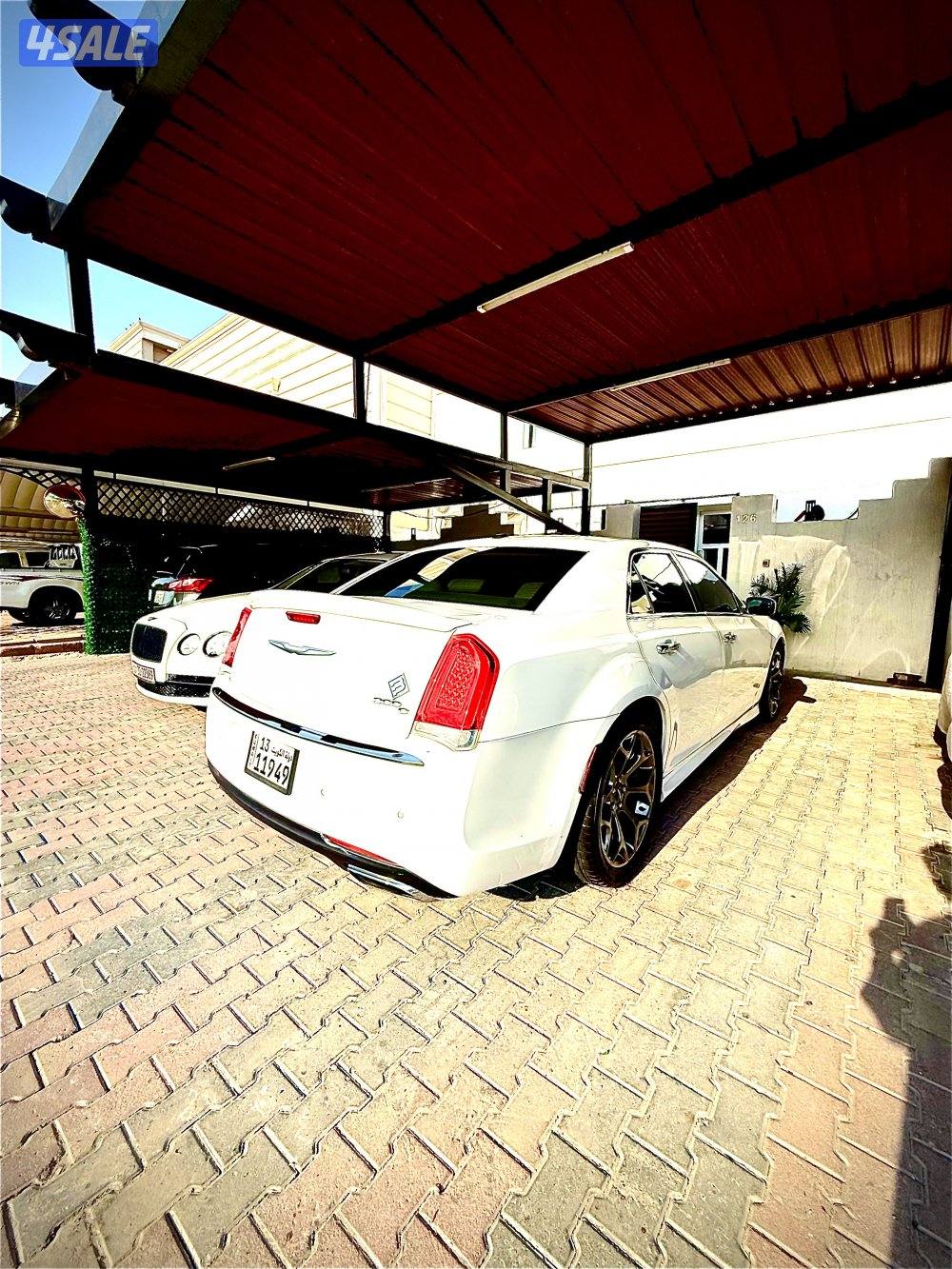 للبيع كرايسلر 2015  لأعلى سعر كامل المواصفات كشنات جلد تبريد وتدفئه3