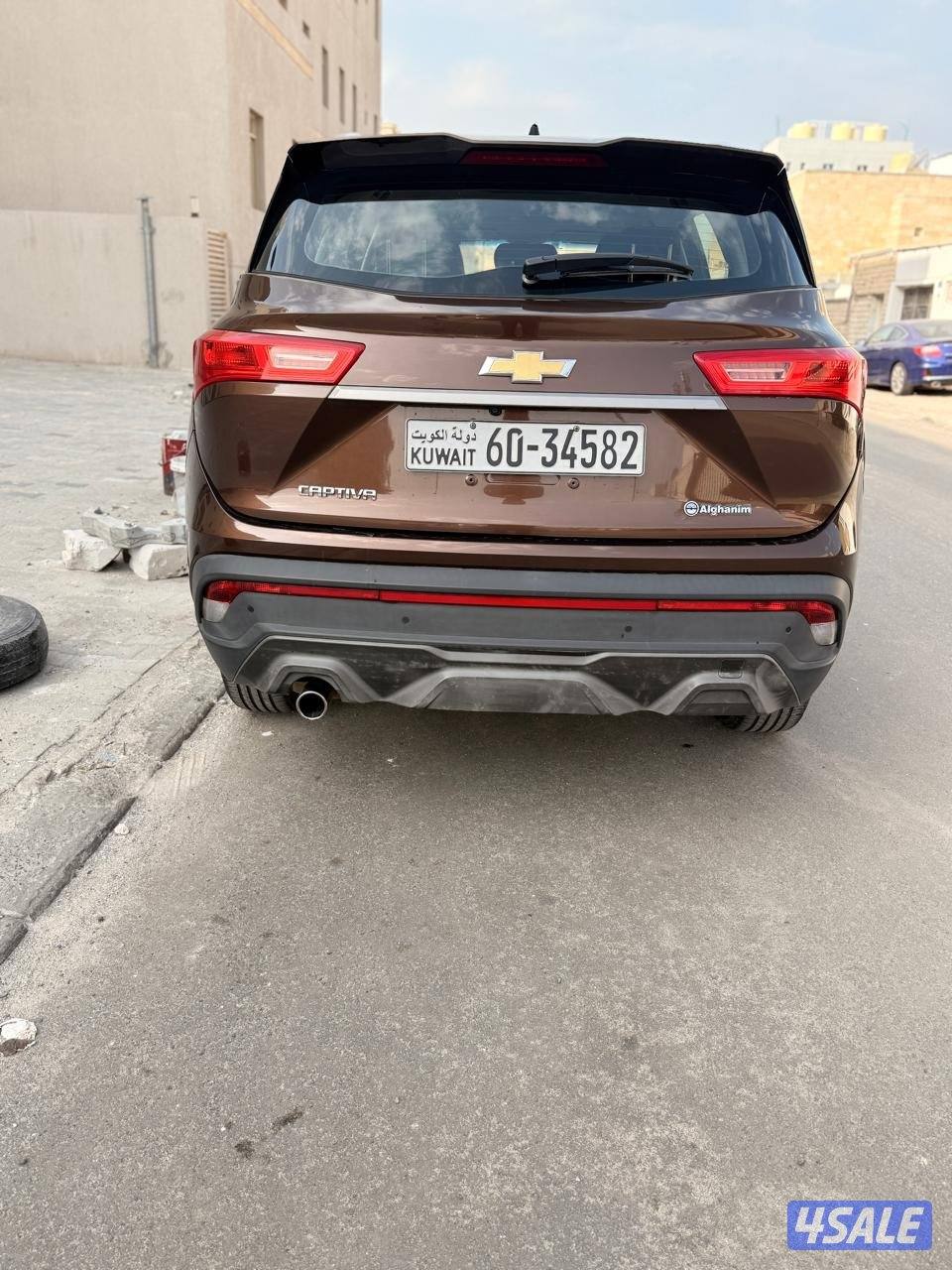 Chevrolet Captiva  7 seater compact SUV Auburn Brown color2