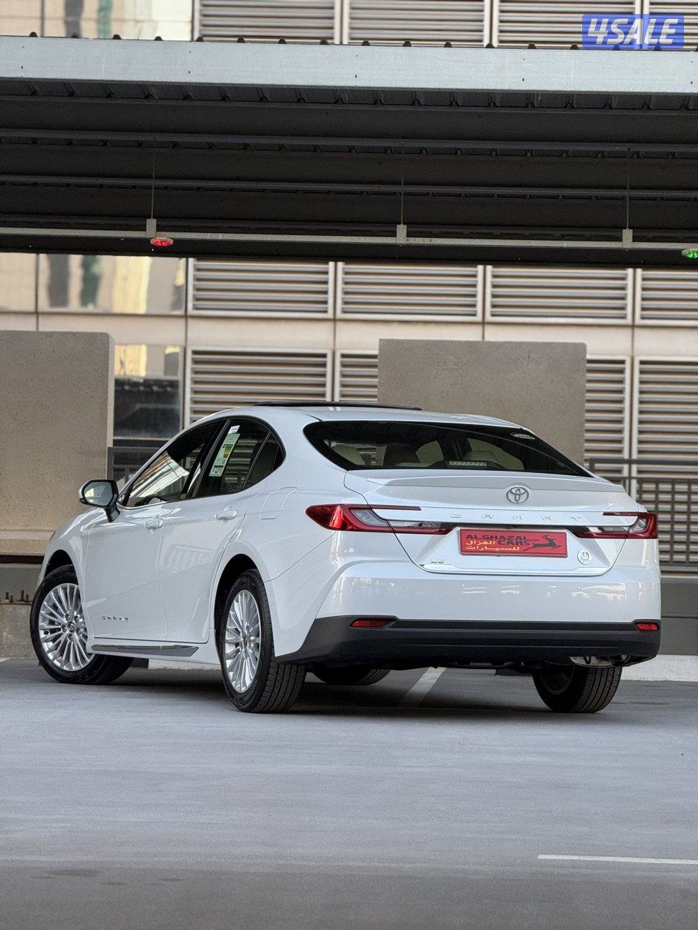 Camry LE / 2025 / اصفار / فئة الوسط1