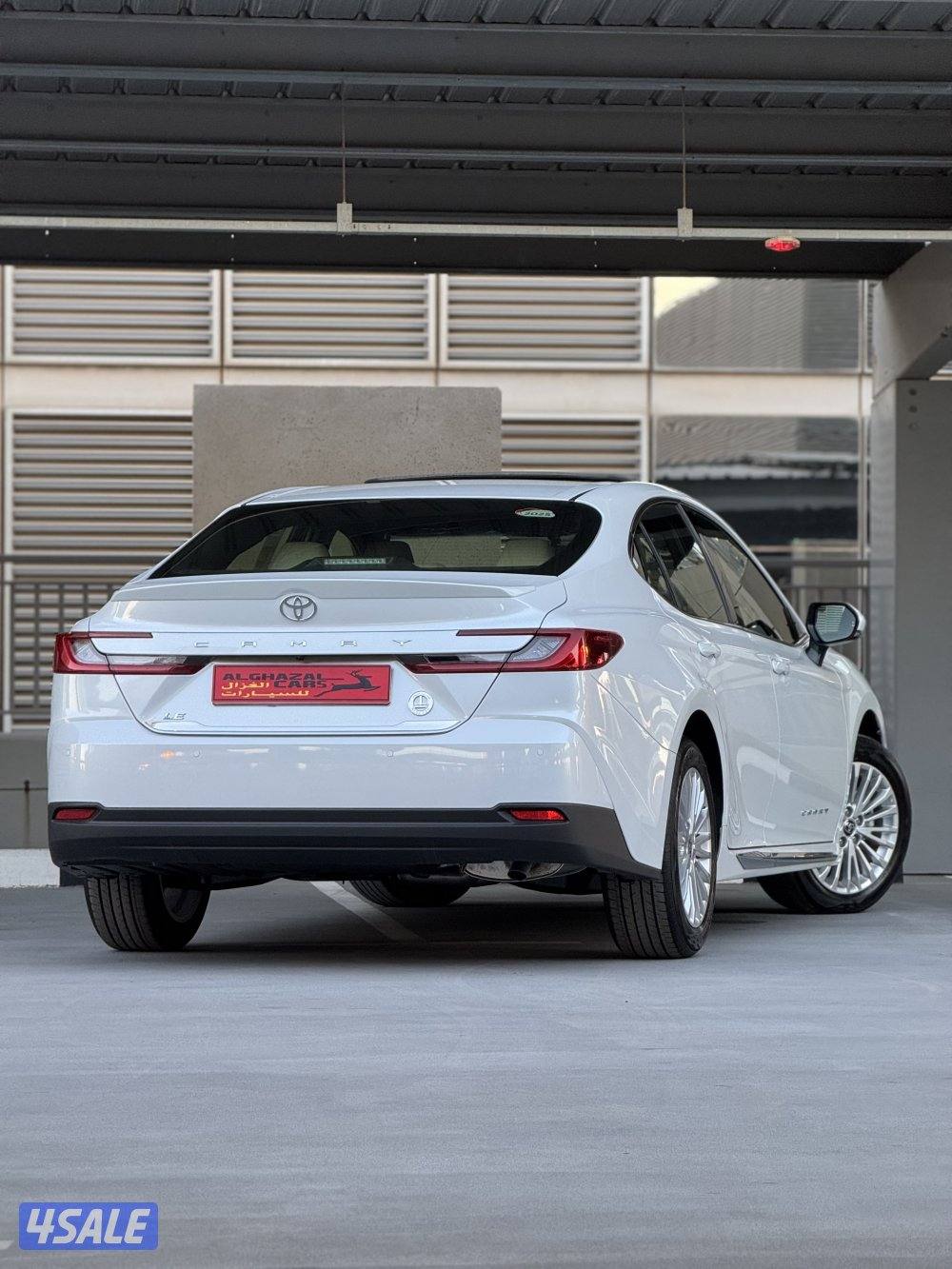 Camry LE / 2025 / اصفار / فئة الوسط8