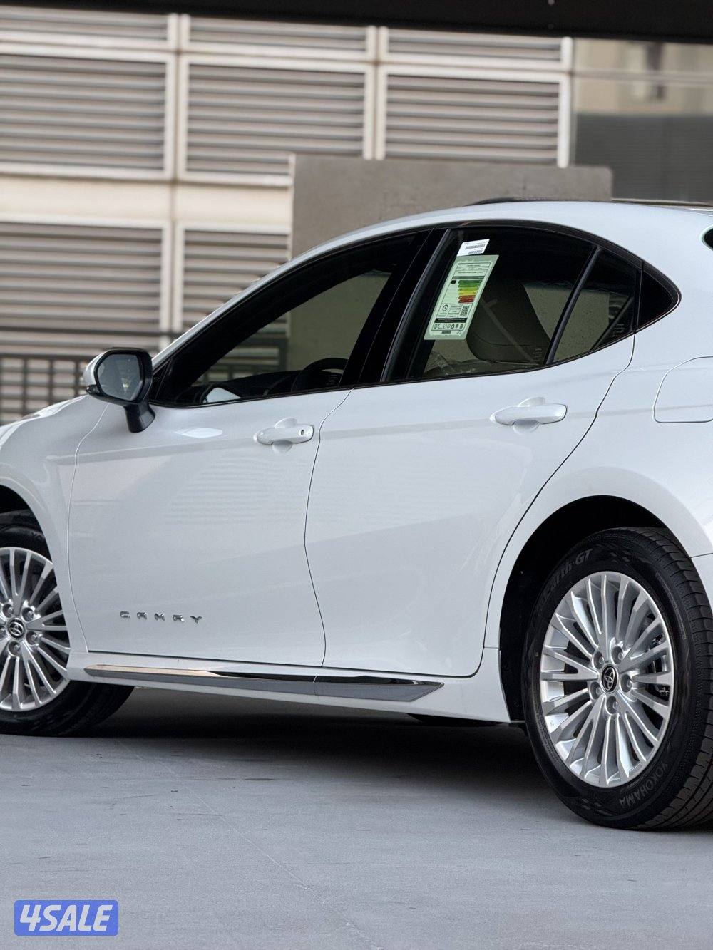 Camry LE / 2025 / اصفار / فئة الوسط10