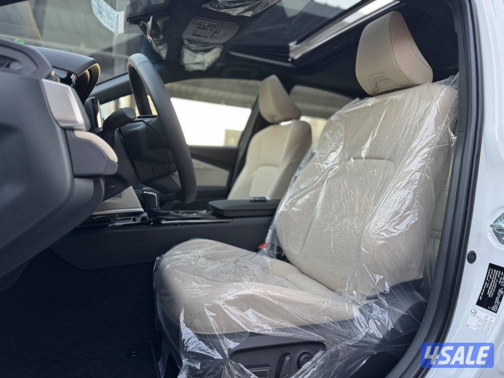 Camry LE / 2025 / اصفار / فئة الوسط13