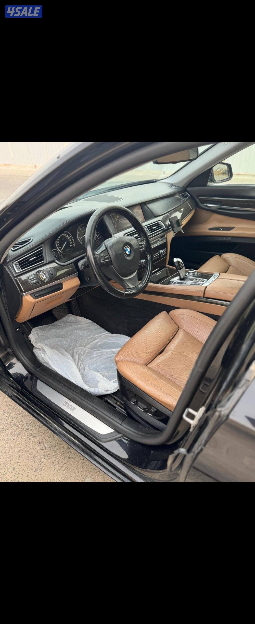 BMW 750Li  20124