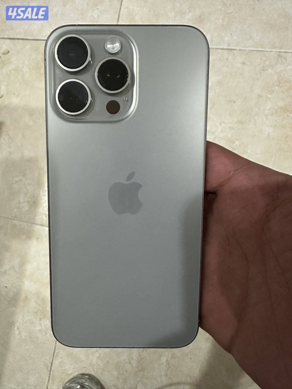 ١٥ برو ماكس نظيف جدا مساحه ٢٥٦ بطاريه ٩٠3