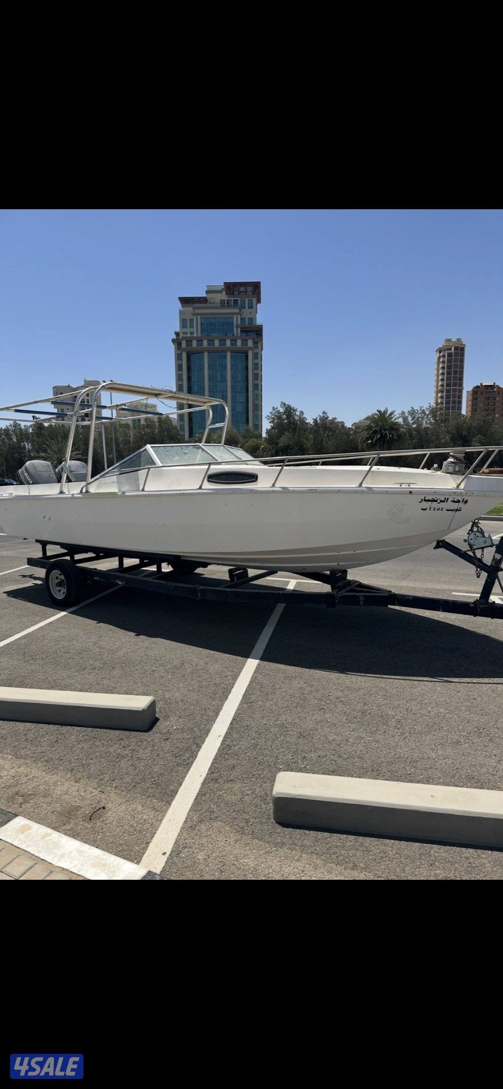 للبيع طراد اماراتي ٢٦ قدم2