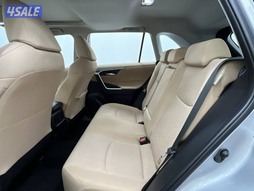 TOYOTA RAV401 4X2 MID OPTION3